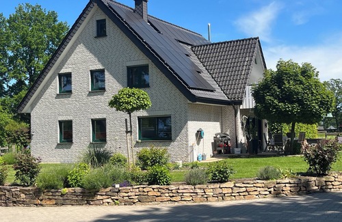 Mettingen Apartment | Romantic country house vacation apartment Relax with pony rides, carriage rides