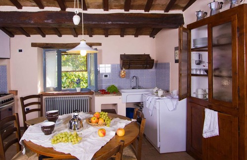 Acqualagna House | Romantic Countryside Getaway