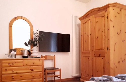 Bogno House | Romantic Double Room with private bathroom in Val Colla (NATURE VILLAGE 25)