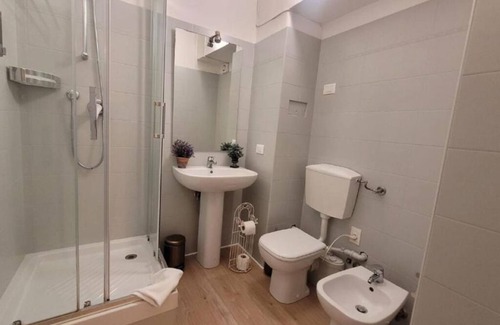 San Giovanni Bed & Breakfast | RomAntic Dreams: Double Room with Private Bathroom
