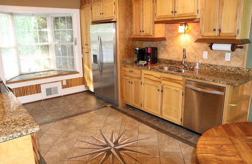 Asheville House | Romantic Escape-Private with Hot tub & Fireplace and Fenced Yard. Sleeps 2