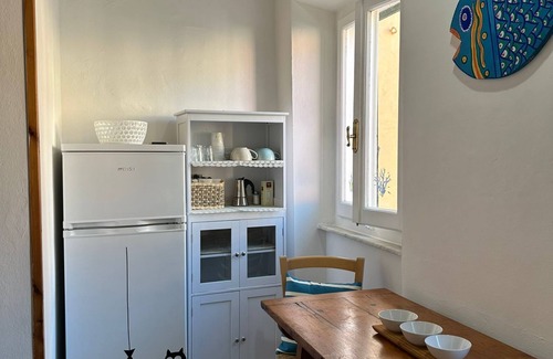 Portoferraio Old Town Apartment | Romantic four-room apartment from 1900 overlooking typical small square.