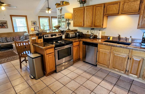 Leakey House | Romantic Frio Getaway