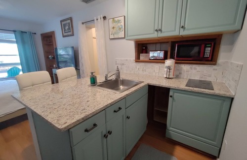 Clermont Apartment | Romantic getaway, lakeview 5 min from the Downtown!