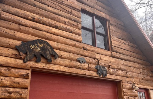 Shell Knob Cabin | Romantic Getaway on Table Rock Lake. Amazing sunset views and hot tub access!