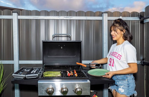 Miami Gardens Apartment | Romantic Heaven, Hot Tub, BBQ, 5 Min to Hard Rock Stadium, 15 Min to Beach