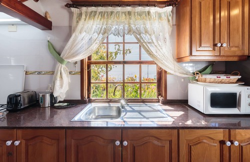 Villa de Mazo Cottage | Romantic house between gardens, with wifi and barbecue