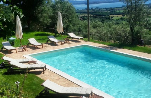 Tuoro sul Trasimeno House | Romantic lake view, spacious cottage (sleeps 2-4) Tuscany/Umbria