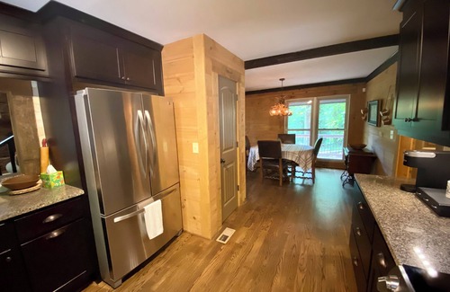 Dahlonega Cabin | Romantic Mountain Hideaway- Fire Pit/Dog Friendly/Creek!