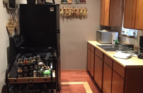 Ashford Cabin | Romantic Retreat! Hot Tub!