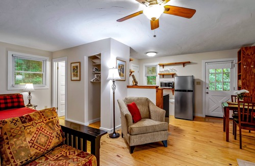Arden House | Romantic Rural Retreat/Hot tub/Fishing/Pond view/Woods/Private