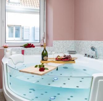 Mulhouse Apartment | @Romantic Suite & Spa @Jacuzzi @ Parking gratuit @