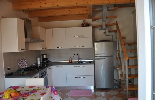 Cassone House | ROMANTIC SUPER PRICE cottage from September 20 to 28 near beach GARAGE.