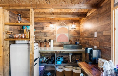 Newport House | Romantic Tiny House w Sauna, Outdoor Tub in Goat Farm