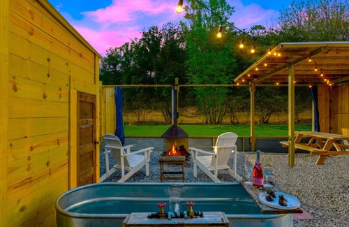 Newport House | Romantic Tiny House w Sauna, Outdoor Tub in Goat Farm