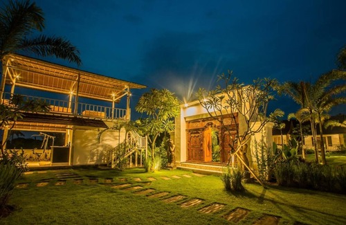 Mushroom Bay Cottage | Romantic tree house in Nusa Lembongan, walk far to the beach