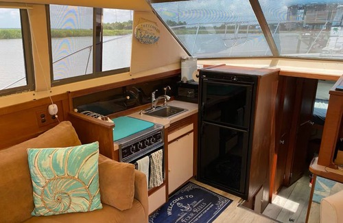 Tybee Island Boat Rental | Romantic Tybee Getaway! Sunset and Dolphin Views!