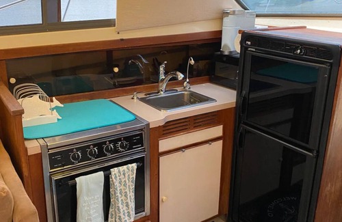 Tybee Island Boat Rental | Romantic Tybee Getaway! Sunset and Dolphin Views!