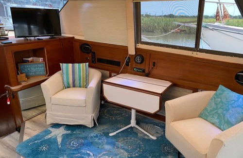 Tybee Island Boat Rental | Romantic Tybee Getaway! Sunset and Dolphin Views!