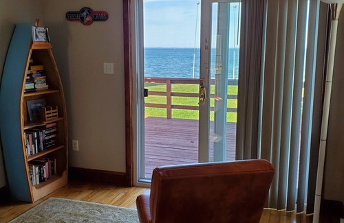 Tilghman House | Romantic Waterfront Cottage with Amazing Sunsets