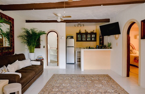 El Caloso Apartment | Romantic Zone - Spacious 2 Bed Apt - Mins To Beach