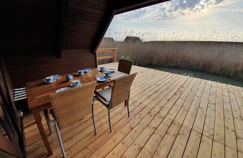 Rust Apartment | Romantika5 - Schilfhaus, Dusche, WC, Seeblick