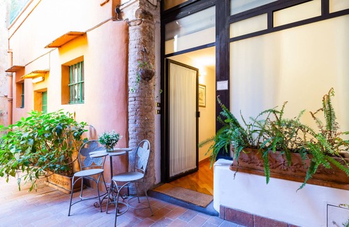 Navona Apartment | Rome center Campo de Fiori great reviews within walking distance to everything!