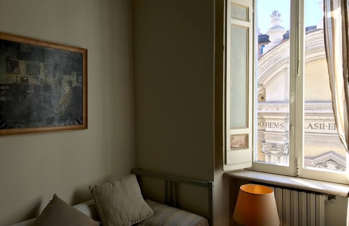 Rione V Ponte Apartment | Rome, Historical Center, Via Giulia: unique, elegant, bright, 2 bedrooms, 2 bath