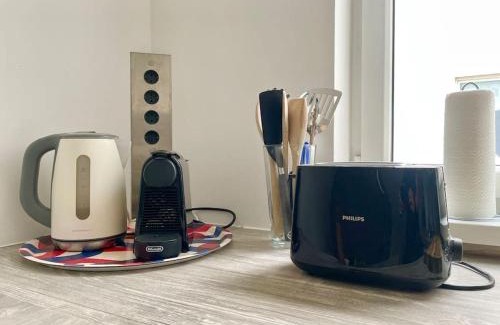 Schottenfeld Apartment | Rooftop Apartment with Free Parking & Balcony & AC