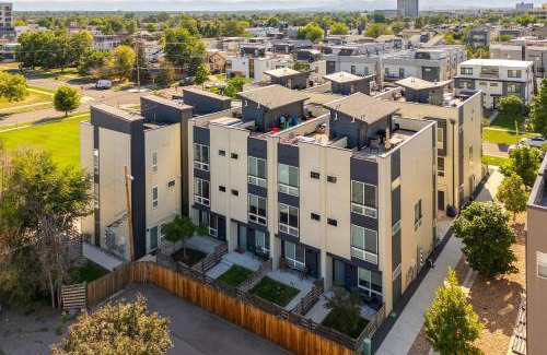 West Colfax House | Rooftop Deck and Hot Tub Walkable Denver Townhome