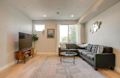 West Colfax House | Rooftop Deck and Hot Tub Walkable Denver Townhome