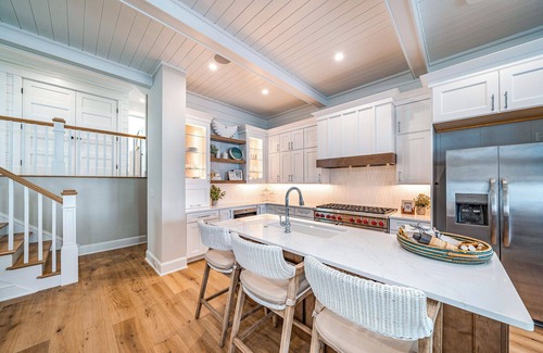 South End House | Rooftop Deck & Ocean Views—Luxury 5BR/4.5BA Single Family, Across from Beach!