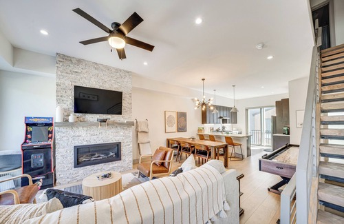 Silverthorne House | Rooftop Mtn View & Hot Tub: Silverthorne Home!
