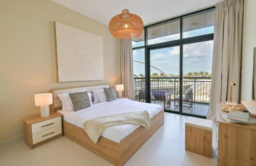 Al Raha Beach Apartment | Rooftop Pool - Designer's Choice - Full Canal View