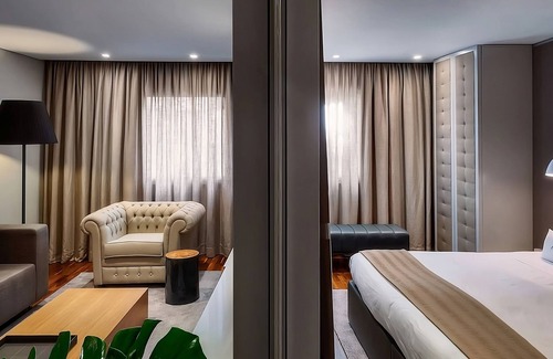 Santo Antonio Hotel | Rooftop Sundeck, Jacuzzi, Pet-friendly, Private Parking at Altis Prime