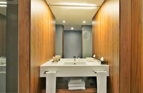 Santo Antonio Hotel | Rooftop Sundeck, Jacuzzi, Pet-friendly, Private Parking at Altis Prime