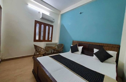 Varanasi Cabin | Room 1 - Near to River & Golden temple. Close to all visiting places is nearby