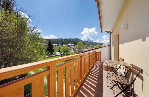 Pieve di Cadore Apartment | Room '1- Nene Cristina' with Shared Terrace, Private Garden and Wi-Fi