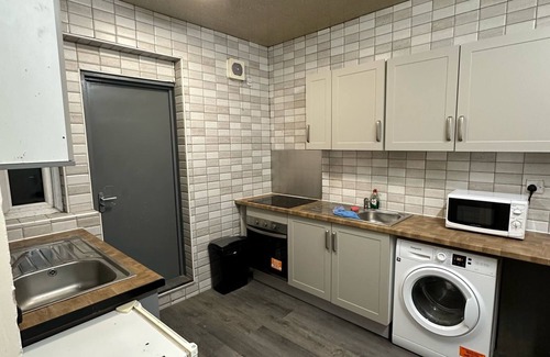 Sheffield House | Room 2 in South Yorkshire