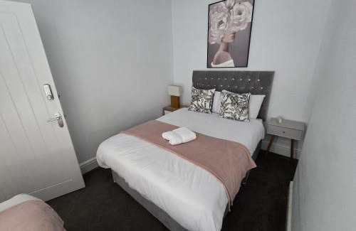 Liverpool House | Room 2 Shared house in Kensington
