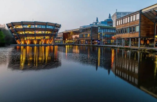 West Bridgford Apartment | Room 2 · Studio in Nottingham- Near attractions and dining| Pass The Keys