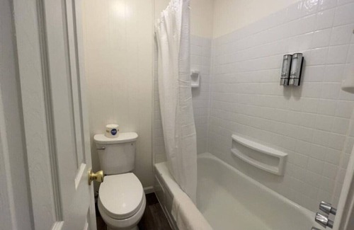 Harper Hotel | Room 25 - Standard Queen - Sleeps 2 - Harper Motel