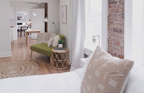 Brady Arts District Hotel | Room 3-2 Summary: In