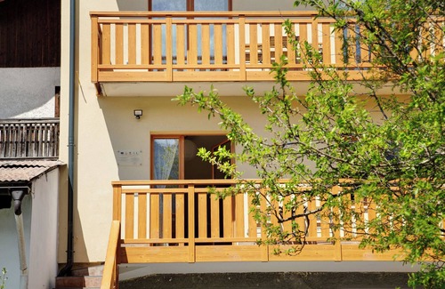 Pieve di Cadore Apartment | Room '3- Nene Lidia' with shared terrace, private garden and Wi-Fi