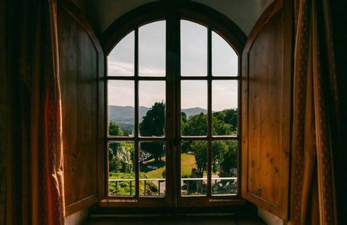 San Donato in Fronzano Apartment | Room '65 H Fattoria Degli Usignoli Doppia' with Shared Pool, Wi-Fi and Air Conditioning