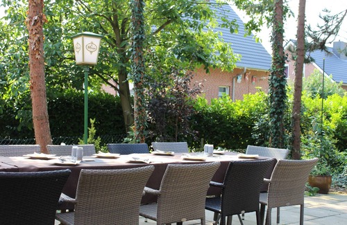 Jork House | Room 7 ground floor and garden side - restaurant and hotel From the land to the sea