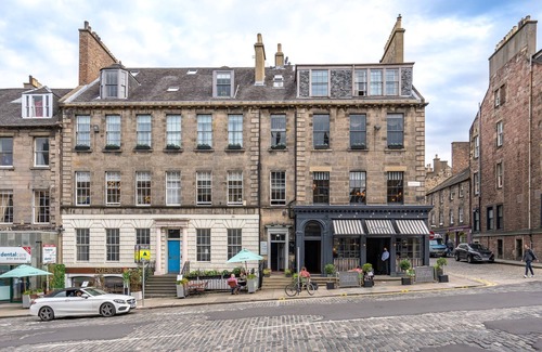 New Town House | Room 8A Summary: No.