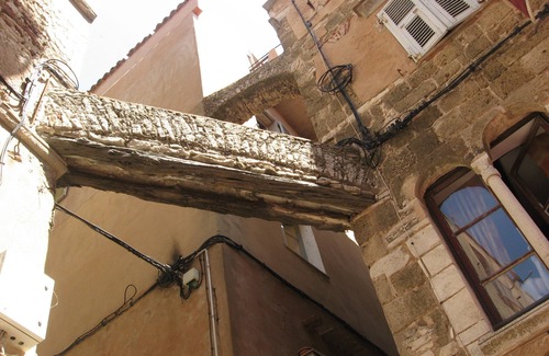 Aglientu Apartment | Room 'Angelo' with Shared Pool, Private Terrace and Air Conditioning