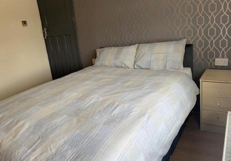 Birmingham House | ROOM B, Comfortable Double Room with shared spaces