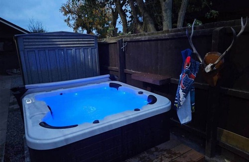 Christchurch House | Room by the golf course with ensuite and spa